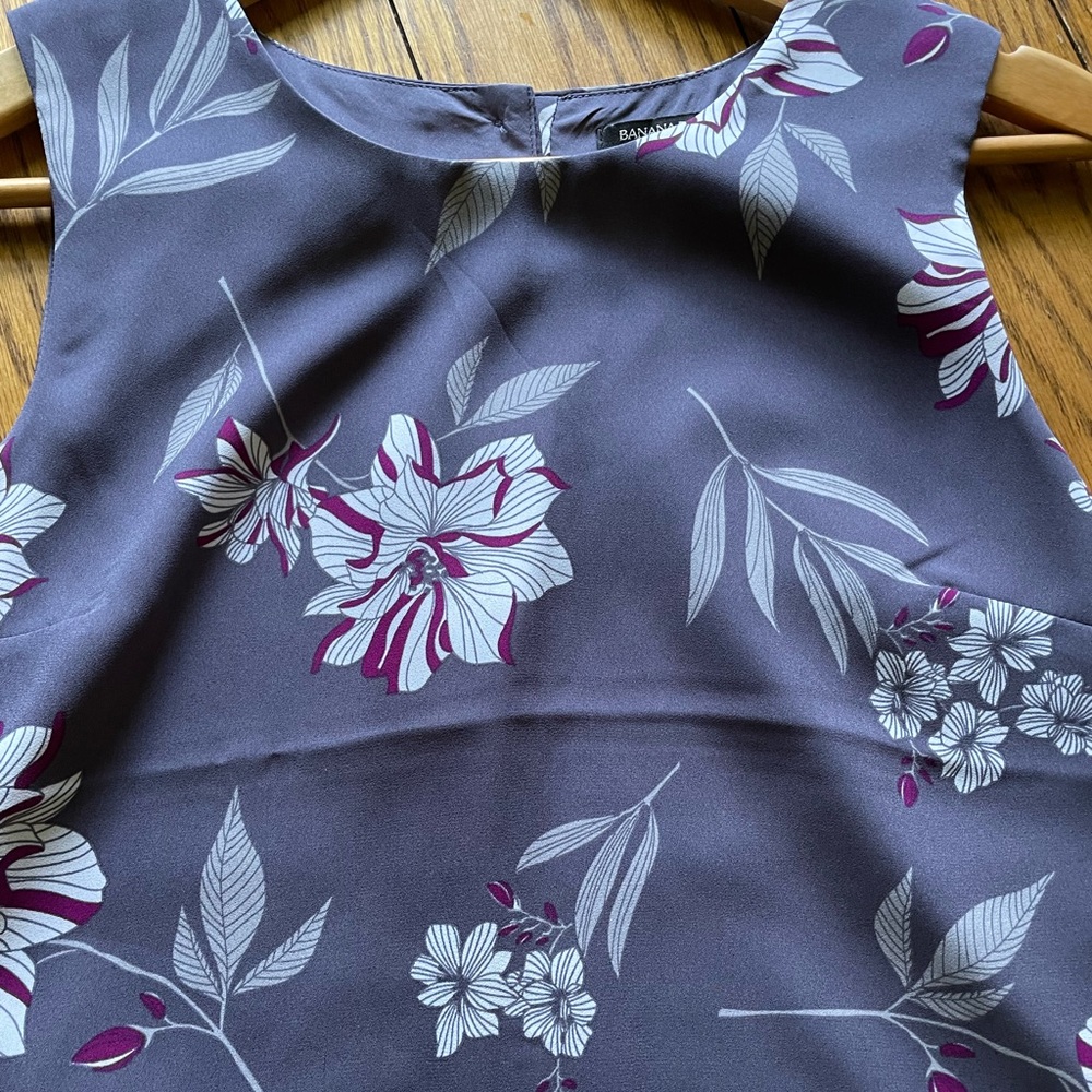 Loft Sleeveless floral print gray NWOT top size XS - Picture 4 of 10